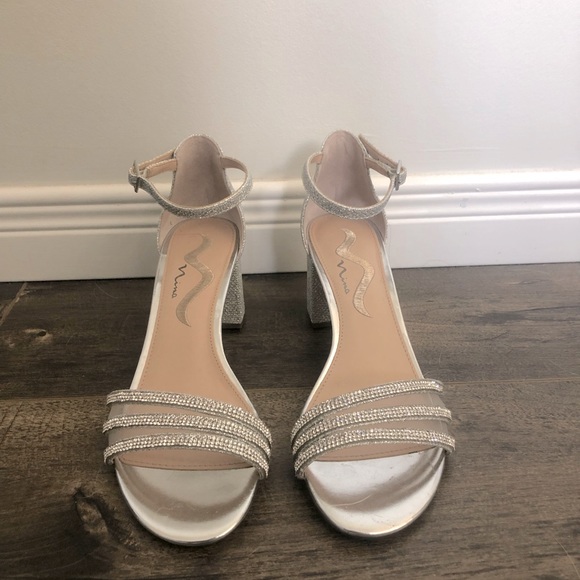 *NEVER WORN* Beautiful sparkly high heals from the Shoe Company. - Picture 2 of 4